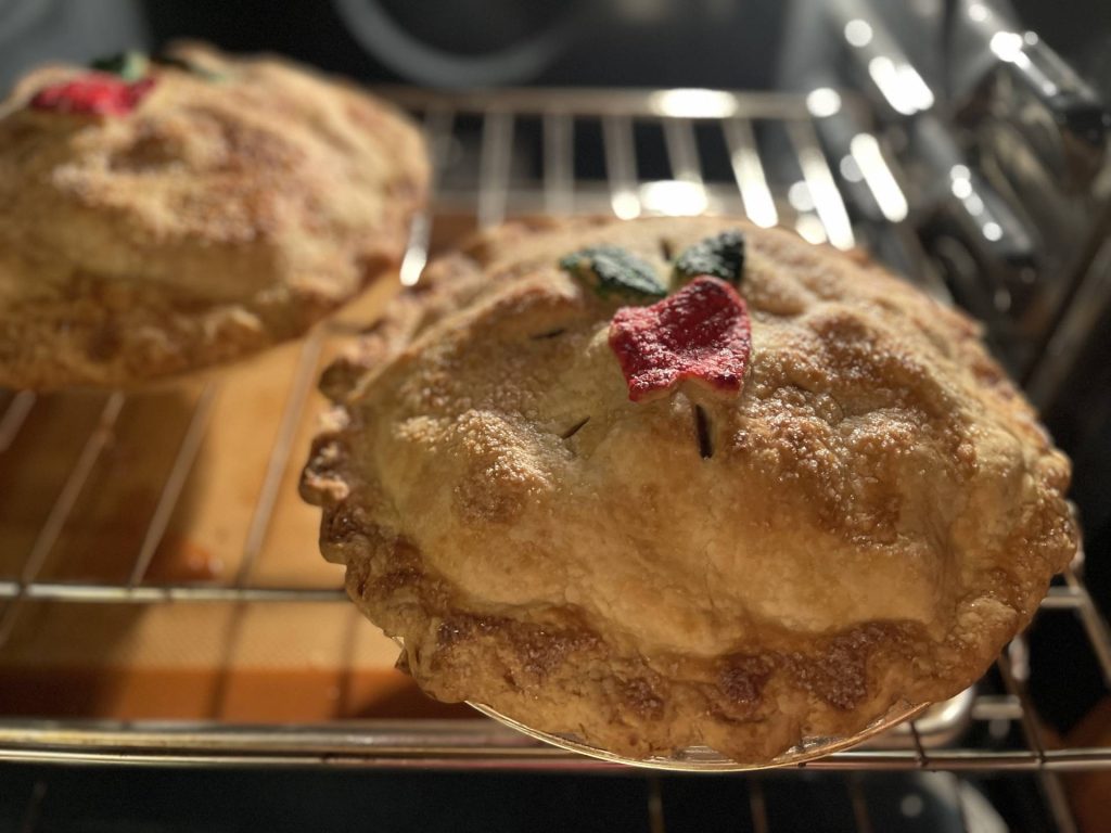 Homebaked apple pies