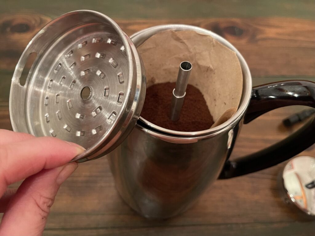 Add basket lid to percolator